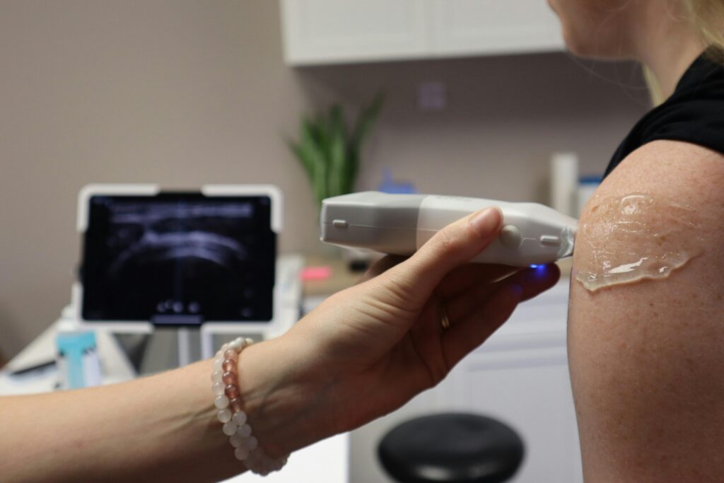 Dra Larisa Coelho, médica ultrassonografista em Ipatinga - MG.